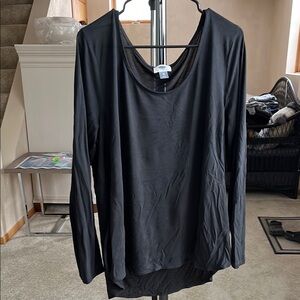 Old Navy Black Long Sleeve Top Size XL.